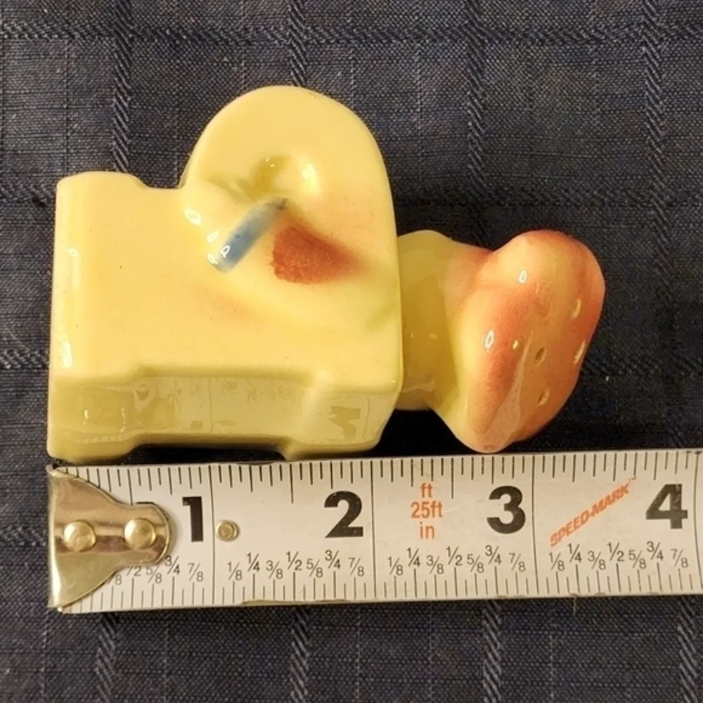 Vintage Shawnee Ceramic S‎ & P Letters Salt and Pepper Shakers